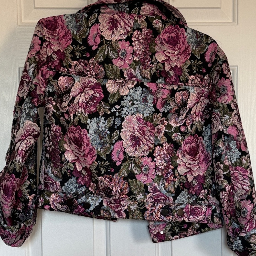 Floral Cropped Jacket - Picture 5 of 5